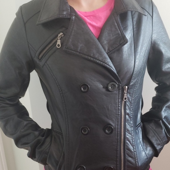 black jacket - Picture 2 of 4